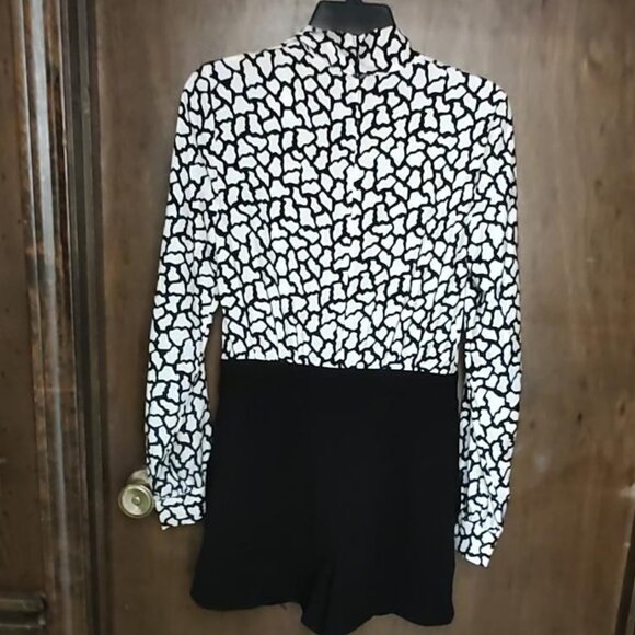 Express women's romper with top designed and black shorts nwt - Picture 2 of 8